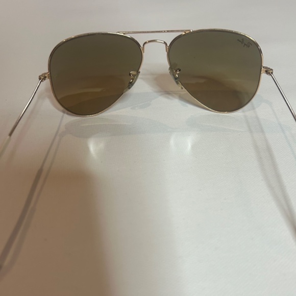 Ray Ban Aviator Sunglasses - Picture 3 of 8
